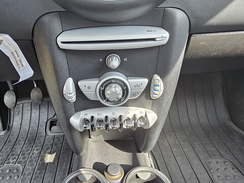 Mini One R56  1.4L 75ch + Clim