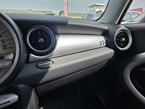 Mini One R56  1.4L 75ch + Clim