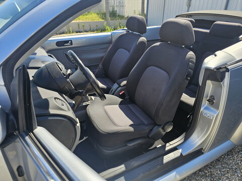 Volkswagen New Beetle Cabriolet  2.0l 115ch Essence