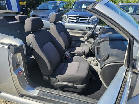 Volkswagen New Beetle Cabriolet  2.0l 115ch Essence