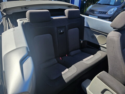 Volkswagen New Beetle Cabriolet  2.0l 115ch Essence