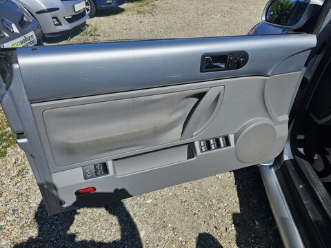 Volkswagen New Beetle Cabriolet  2.0l 115ch Essence