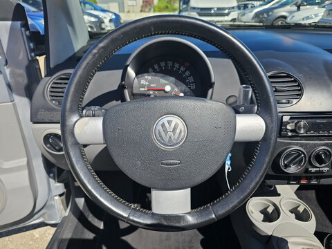 Volkswagen New Beetle Cabriolet  2.0l 115ch Essence