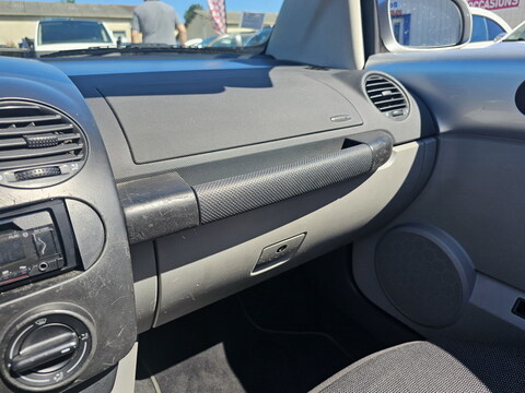 Volkswagen New Beetle Cabriolet  2.0l 115ch Essence