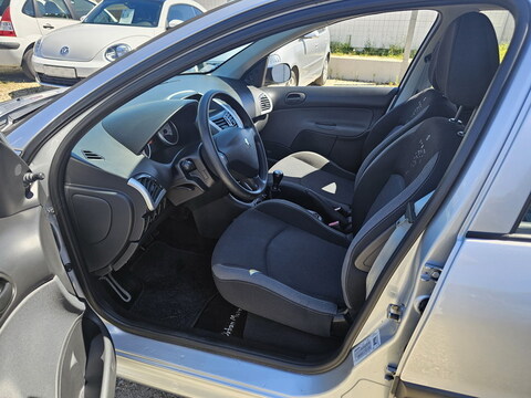 Peugeot 206 +  1.4 75ch Urban Move 5p