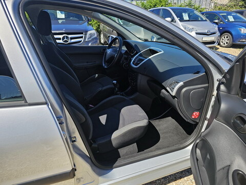 Peugeot 206 +  1.4 75ch Urban Move 5p