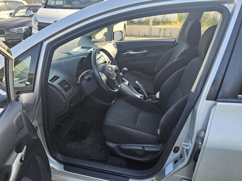 Toyota Auris  1.6 VVT-i 124ch Luna 5P