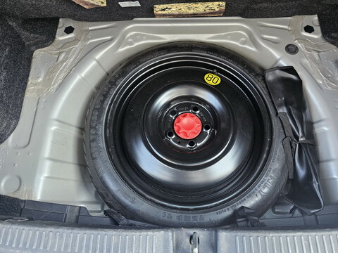 Toyota Auris  1.6 VVT-i 124ch Luna 5P