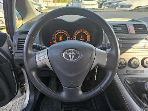Toyota Auris  1.6 VVT-i 124ch Luna 5P