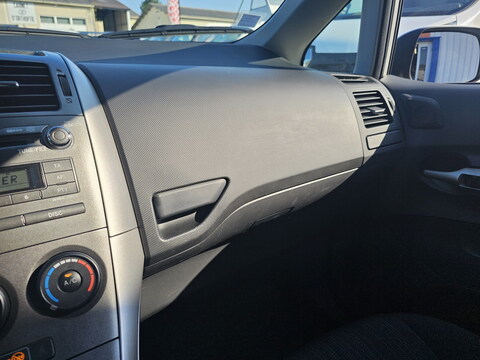 Toyota Auris  1.6 VVT-i 124ch Luna 5P