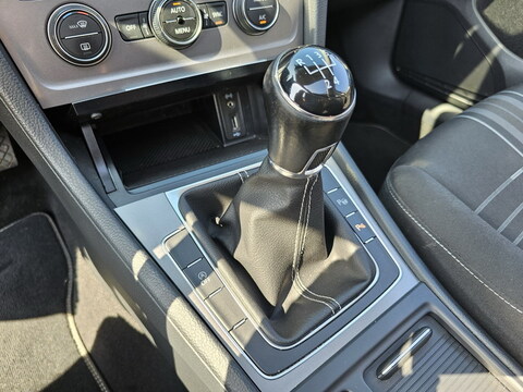 Volkswagen Golf SW VII 1.6 TDI 110ch Lounge 