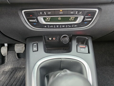 Renault Grand Scenic III  1.4 TCe 130ch Carminat TomTom 5 places