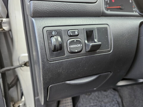 Toyota Corolla IX  1.4 100 VVT-i Terra 5p