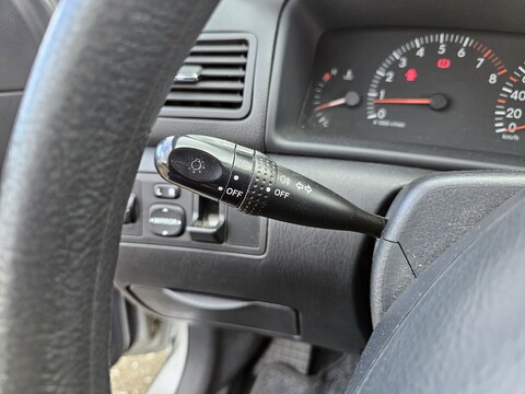 Toyota Corolla IX  1.4 100 VVT-i Terra 5p