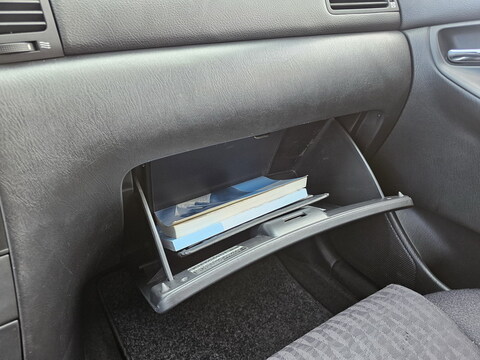 Toyota Corolla IX  1.4 100 VVT-i Terra 5p