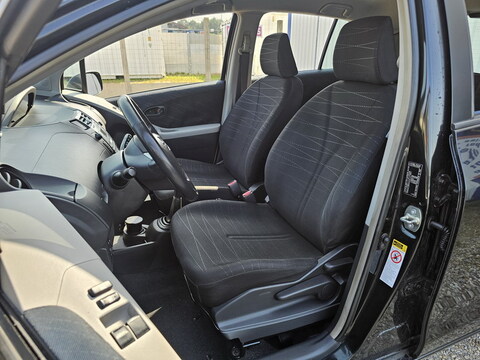 Toyota Yaris II  85 VVT-i Luna 5p 