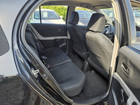 Toyota Yaris II  85 VVT-i Luna 5p 