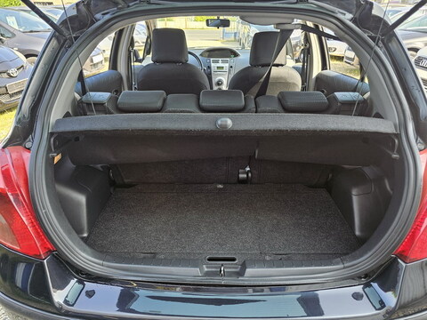 Toyota Yaris II  85 VVT-i Luna 5p 
