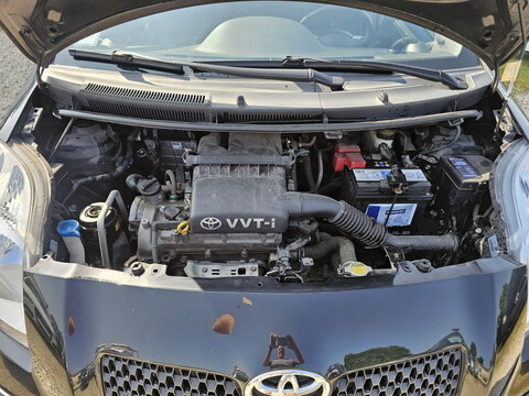 Toyota Yaris II  85 VVT-i Luna 5p 