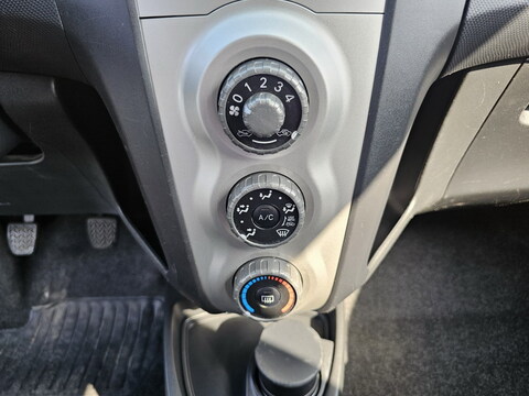 Toyota Yaris II  85 VVT-i Luna 5p 