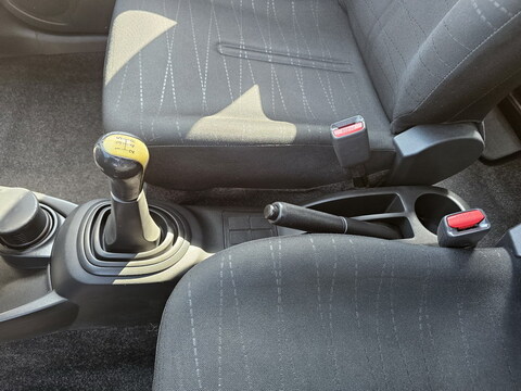 Toyota Yaris II  85 VVT-i Luna 5p 