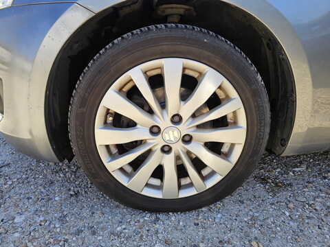 Suzuki Swift III  1.2 VVT GLX 3p