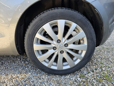 Suzuki Swift III  1.2 VVT GLX 3p