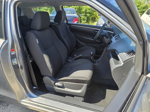 Suzuki Swift III  1.2 VVT GLX 3p
