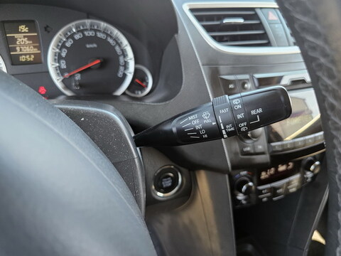 Suzuki Swift III  1.2 VVT GLX 3p