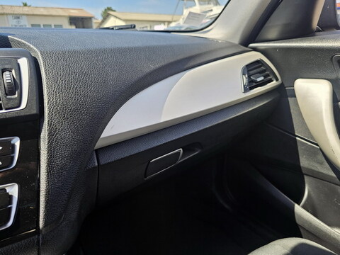 BMW Série 1 II  116d 116ch Lounge 5p