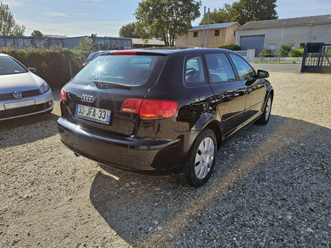 Audi A3 Sportback  1.6 102ch Attraction *100000kms*
