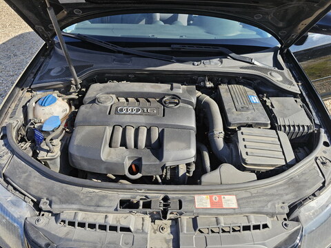 Audi A3 Sportback  1.6 102ch Attraction *100000kms*