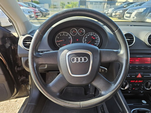 Audi A3 Sportback  1.6 102ch Attraction *100000kms*