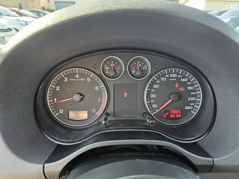 Audi A3 Sportback  1.6 102ch Attraction *100000kms*