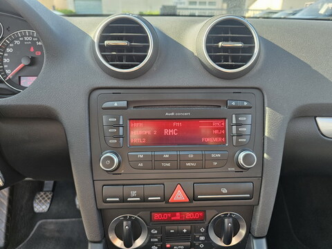 Audi A3 Sportback  1.6 102ch Attraction *100000kms*