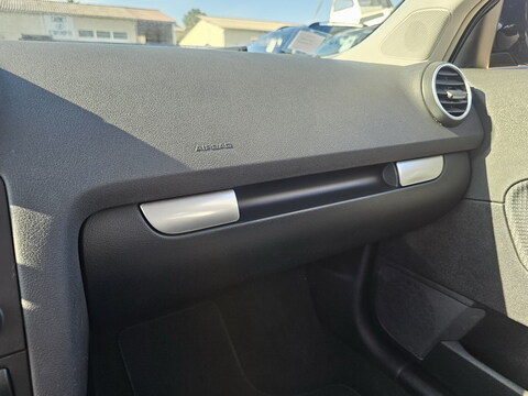 Audi A3 Sportback  1.6 102ch Attraction *100000kms*