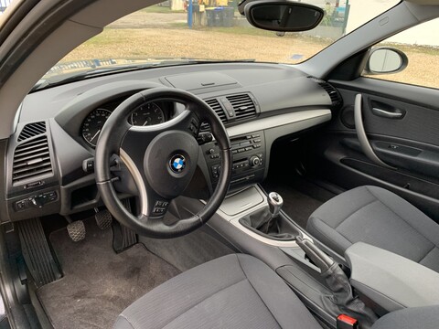 BMW Série 1 116i - 2,0L - 122ch Première