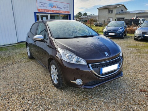 PEUGEOT 208 1.2 VTI 82ch STYLE