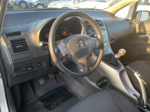 TOYOTA AURIS 1,6 VVti - 125ch SOL