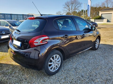 PEUGEOT 208 1.2 VTI 82ch Active