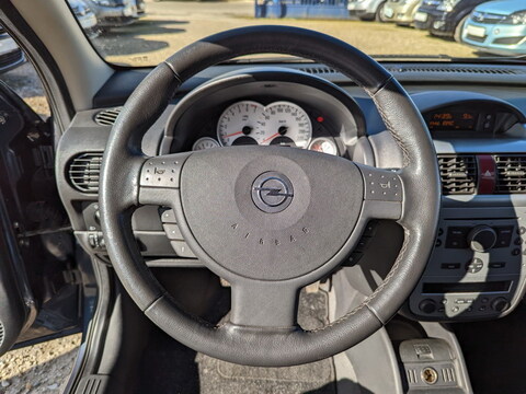 Opel Corsa III 1.2 Twinport Edition 3p