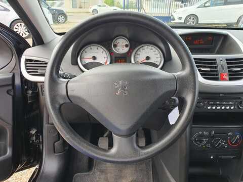 PEUGEOT 207 1.4 16S 75ch Urban Move 