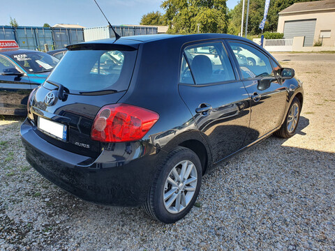 TOYOTA AURIS 1.4 VVTi 97 Terra