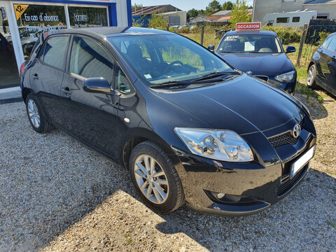 TOYOTA AURIS 1.4 VVTi 97 Terra