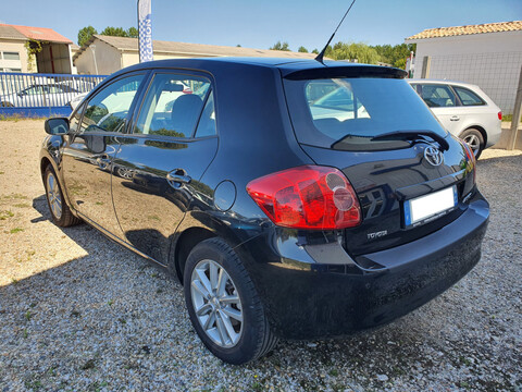 TOYOTA AURIS 1.4 VVTi 97 Terra