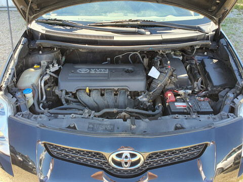 TOYOTA AURIS 1.4 VVTi 97 Terra