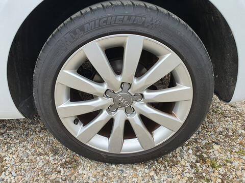 AUDI A1 1.4 TFSI 125 Ambiente + GPS