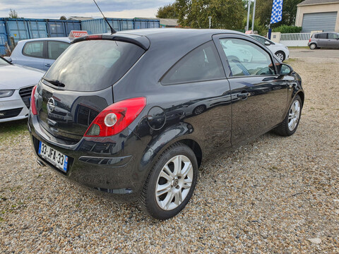 OPEL Corsa 1.4 16 87ch 150ème Anniversaire