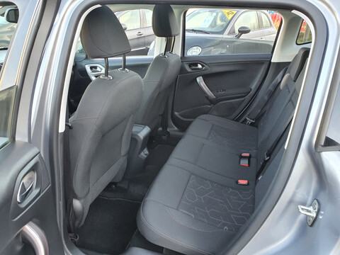 PEUGEOT 2008 1.2 Puretech 110 Style