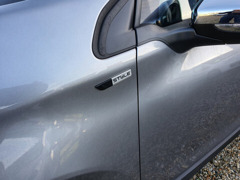 PEUGEOT 2008 1.2 Puretech 110 Style